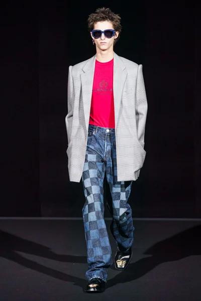 Look 8
